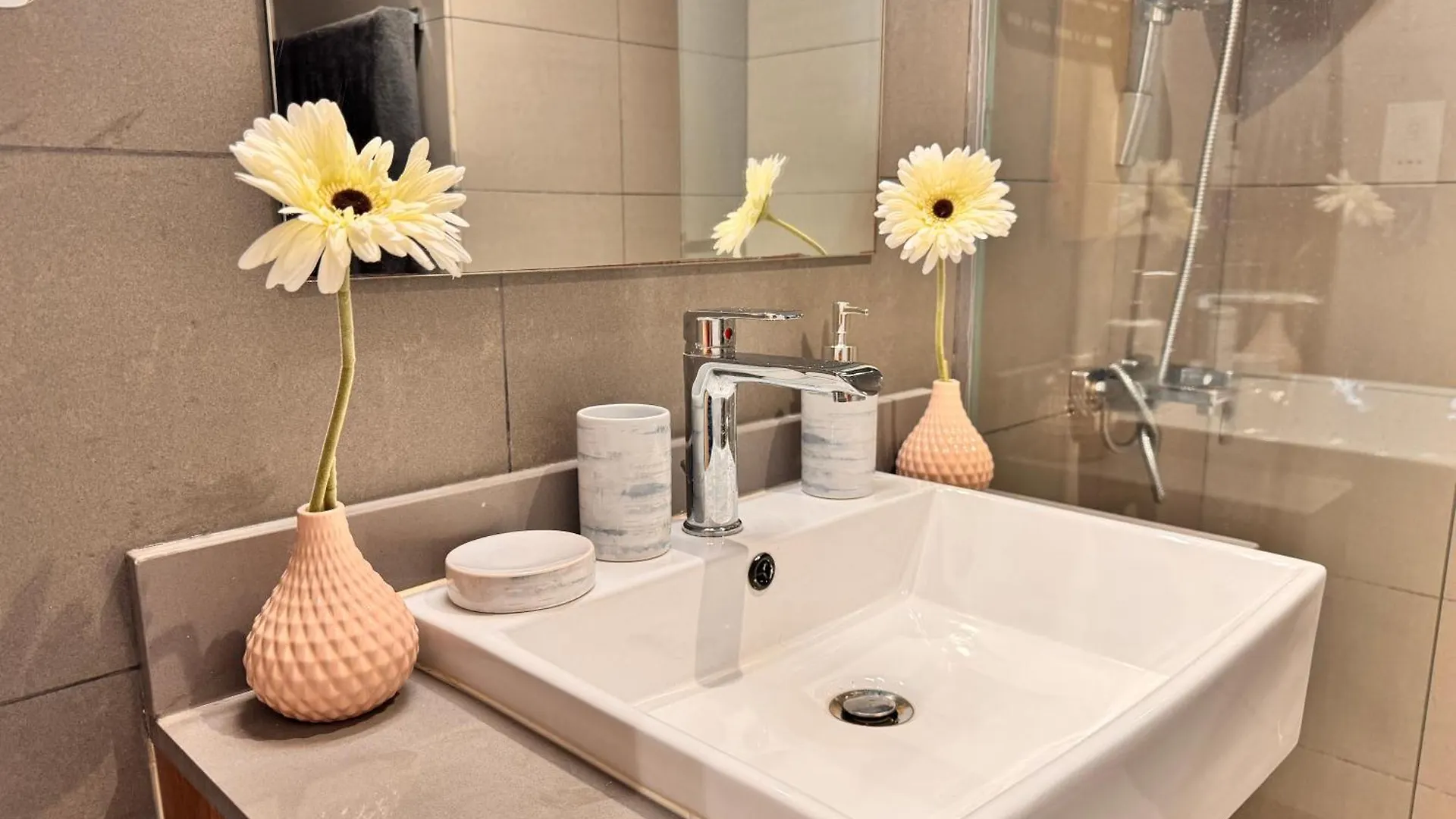 Studio Apartment With Gym , Pool Sharjah 0*,